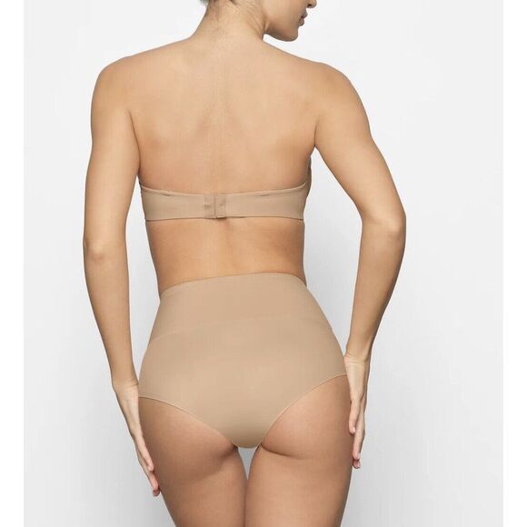 Skims Smoothing Intimates Unlined Strapless Bra Nwt Clay Size 32DD - Picture 3 of 7